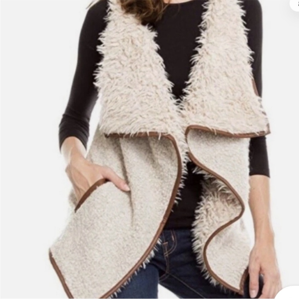 LOVE TREE Wool Blend Sherpa Tan Open Front Scandi Girl Boho Vest Size M